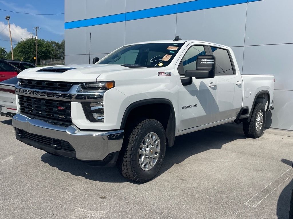 2023 Chevrolet Silverado 2500HD LT photo 3