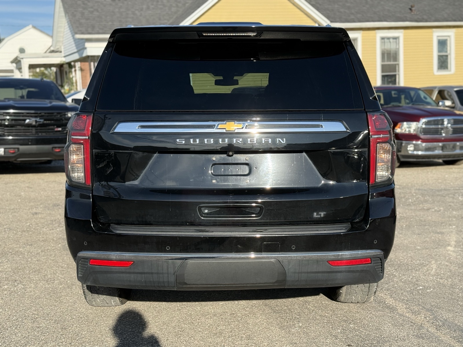 2021 Chevrolet Suburban LT photo 5