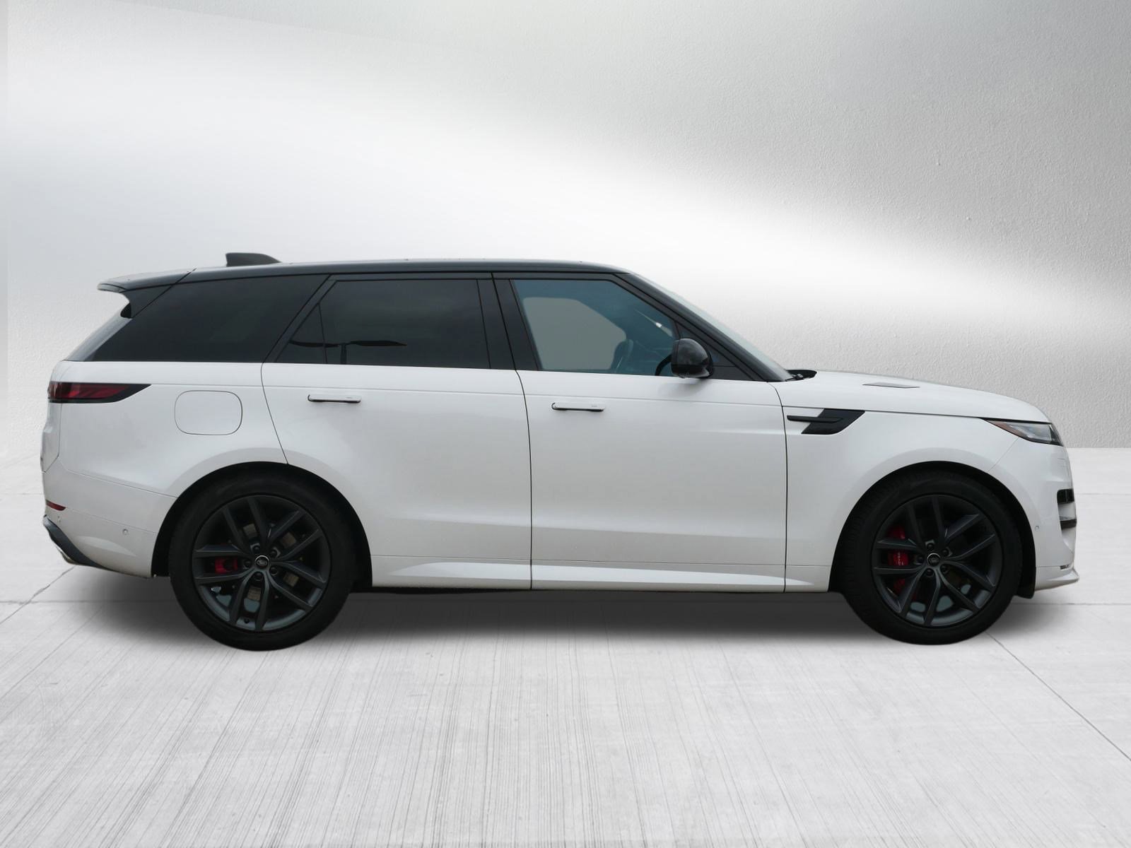 2024 Land Rover Range Rover Sport SE photo 4