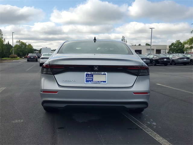2025 Honda Accord SE photo 2
