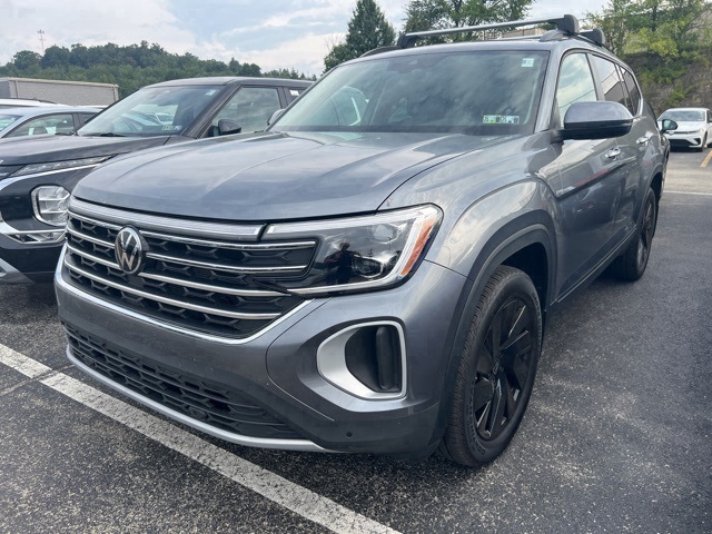 2025 Volkswagen Atlas SE Technology photo 3