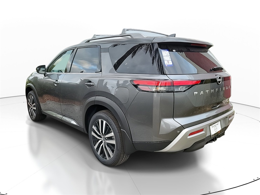 2025 Nissan Pathfinder Platinum photo 5