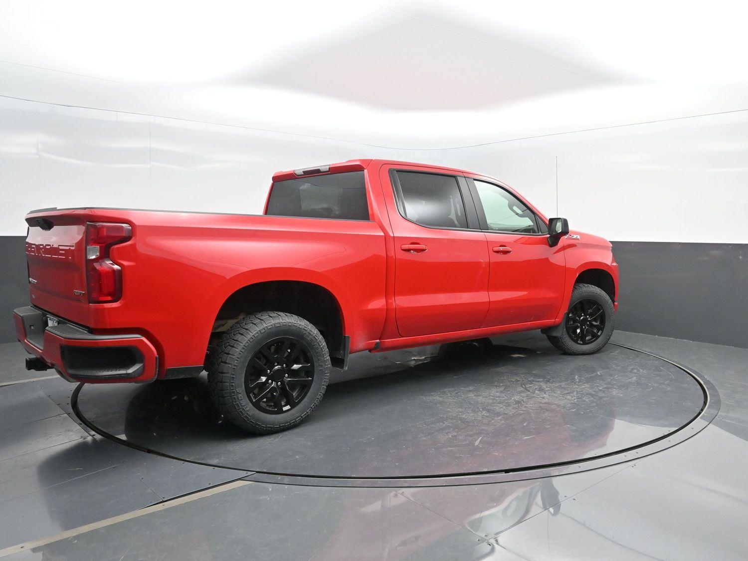 2021 Chevrolet Silverado 1500 RST photo 2