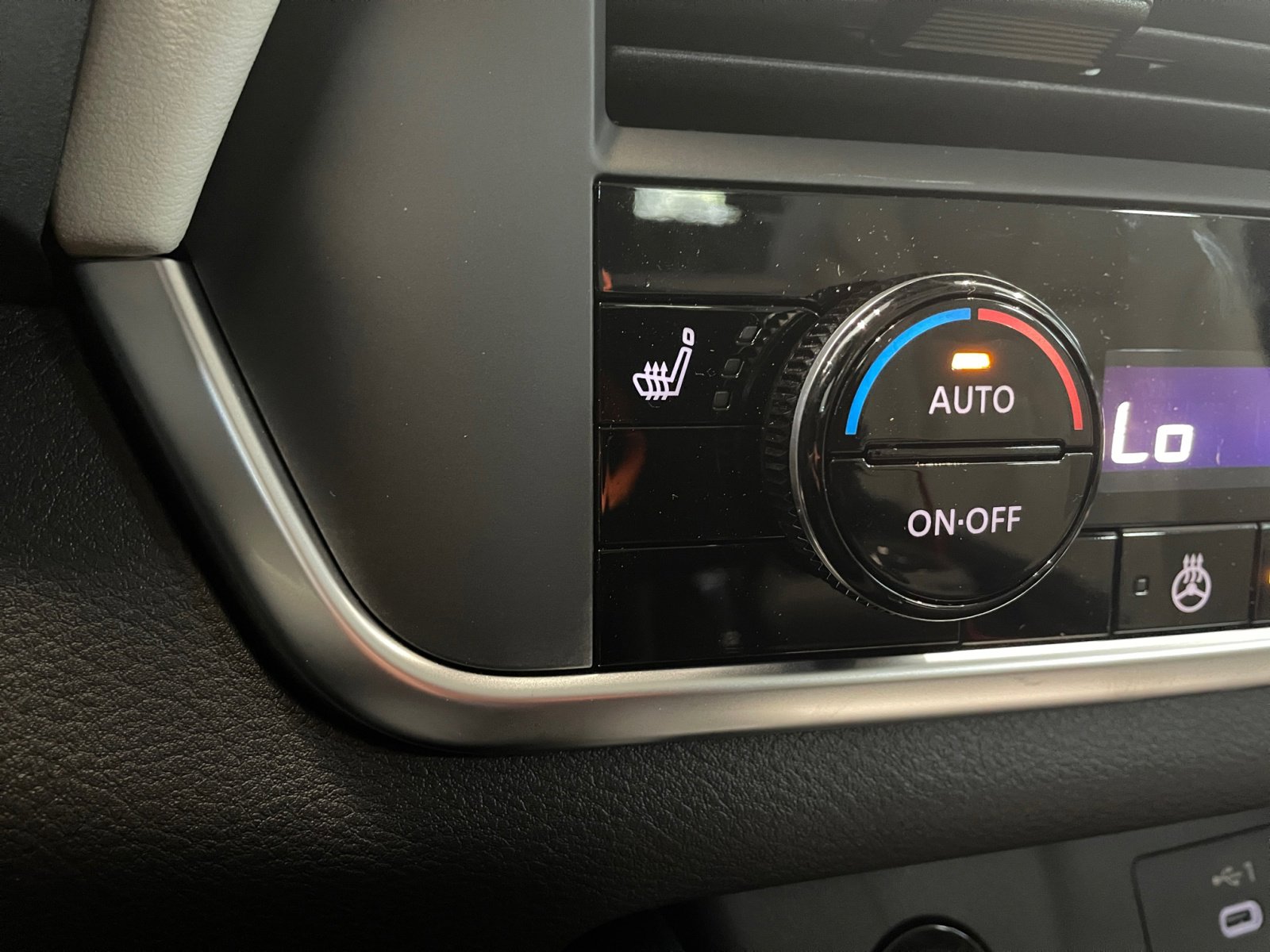 2025 Nissan Rogue SV photo 22