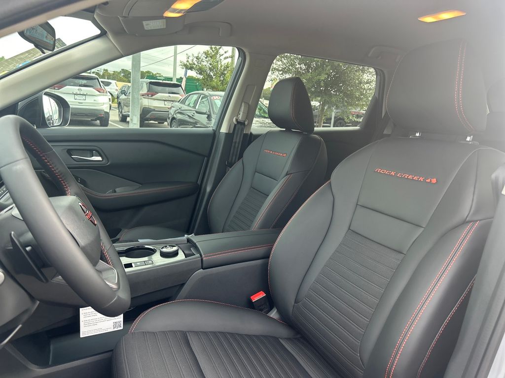 2026 Nissan Rogue SV photo 13