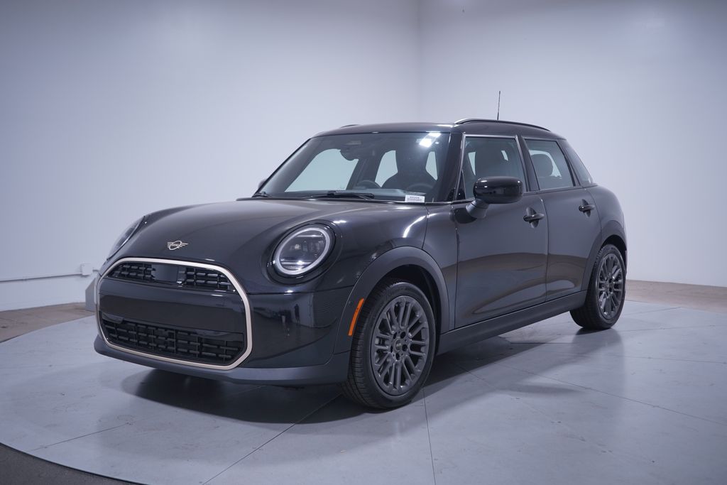 2025 MINI Hardtop 4 Door Base's photo