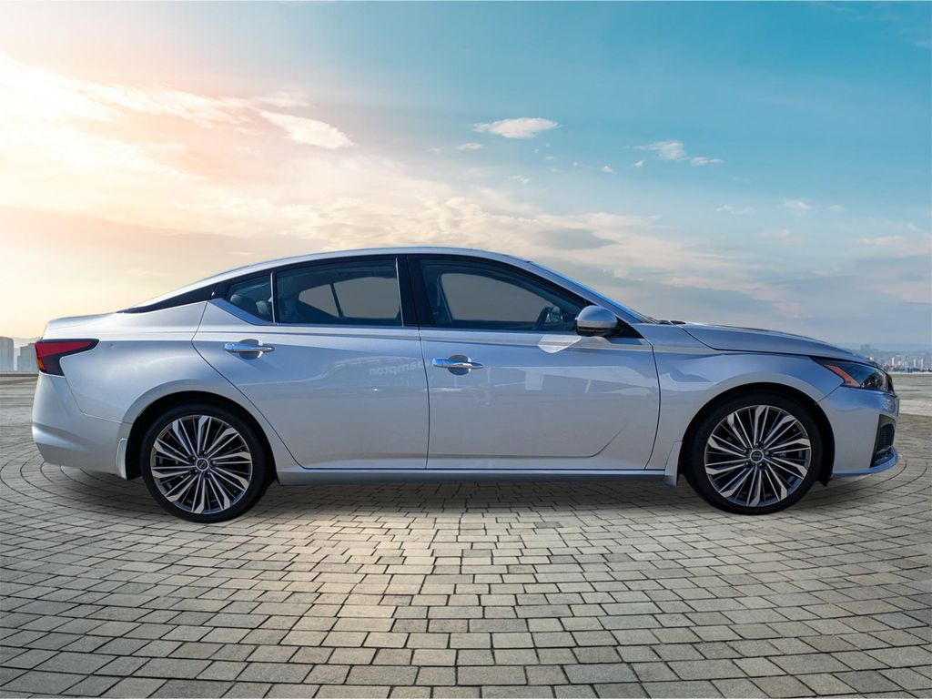 2023 Nissan Altima 2.5 SL photo 4