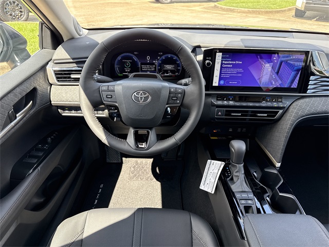 2025 Toyota Camry XLE photo 14