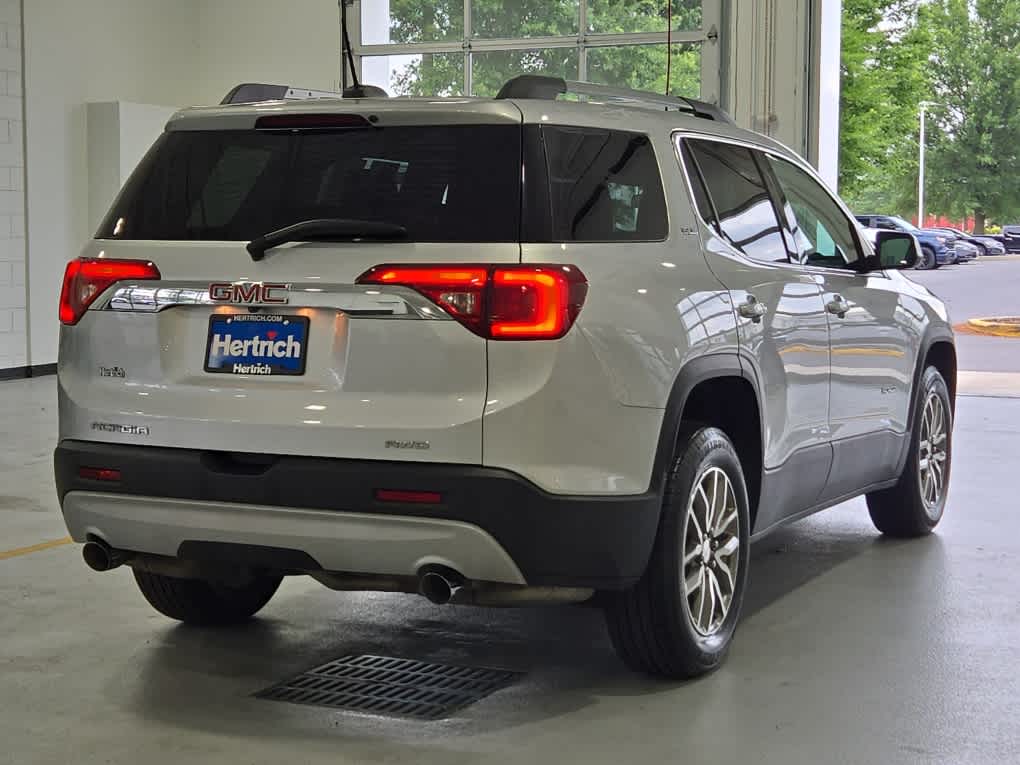2019 Gmc Acadia SLE photo 2