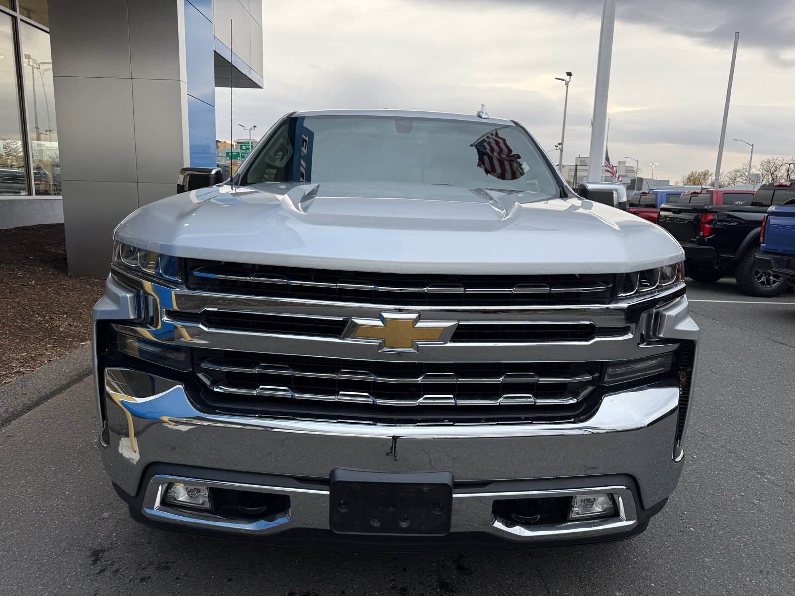 2020 Chevrolet Silverado 1500 LTZ photo 3