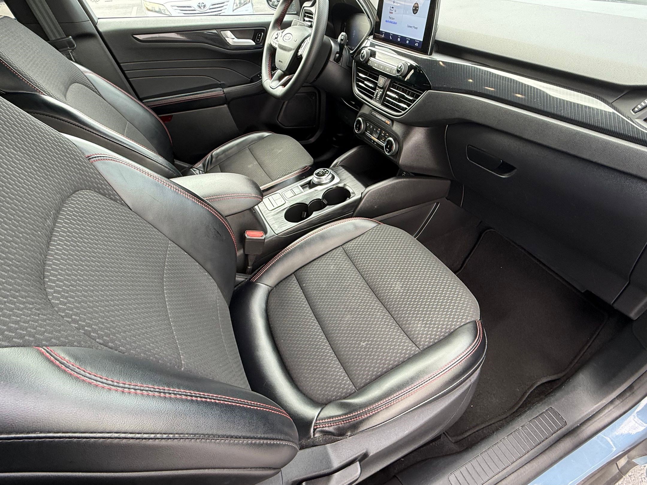 2024 Ford Escape ST-Line photo 32