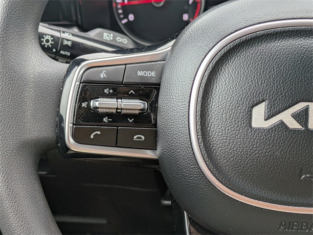 2023 Kia Sorento LX photo 23