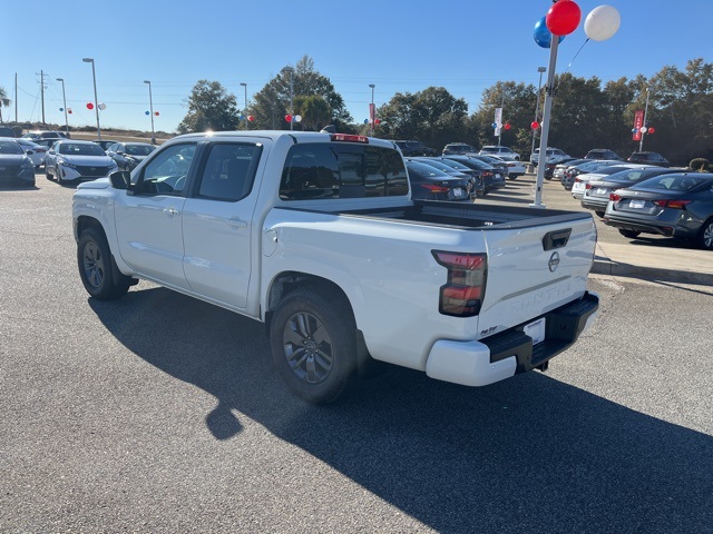 2025 Nissan Frontier Crew Cab SV photo 2
