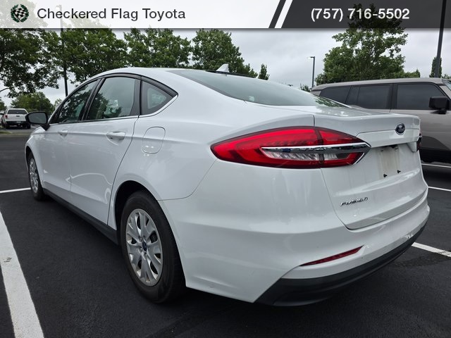 2020 Ford Fusion S photo 4