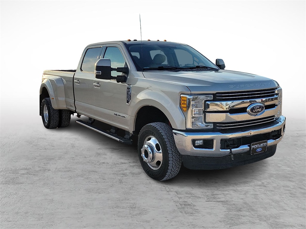 2017 Ford F-350 Super Duty Lariat's photo