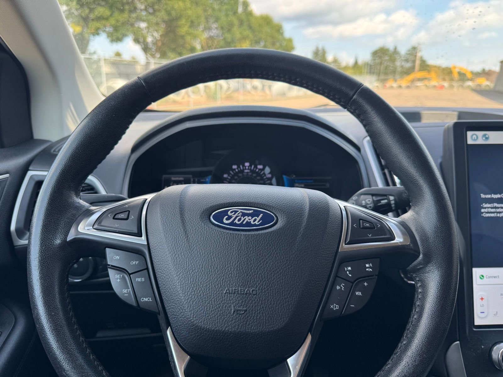 2022 Ford Edge SEL photo 7