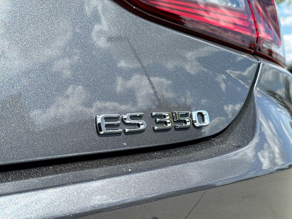 2025 Lexus ES Premium photo 9