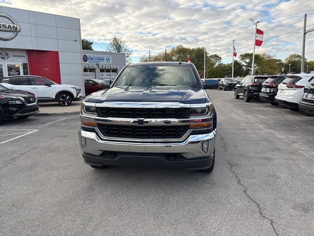 2019 Chevrolet Silverado 1500 LT photo 2