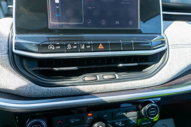 2022 Jeep Compass Latitude photo 18