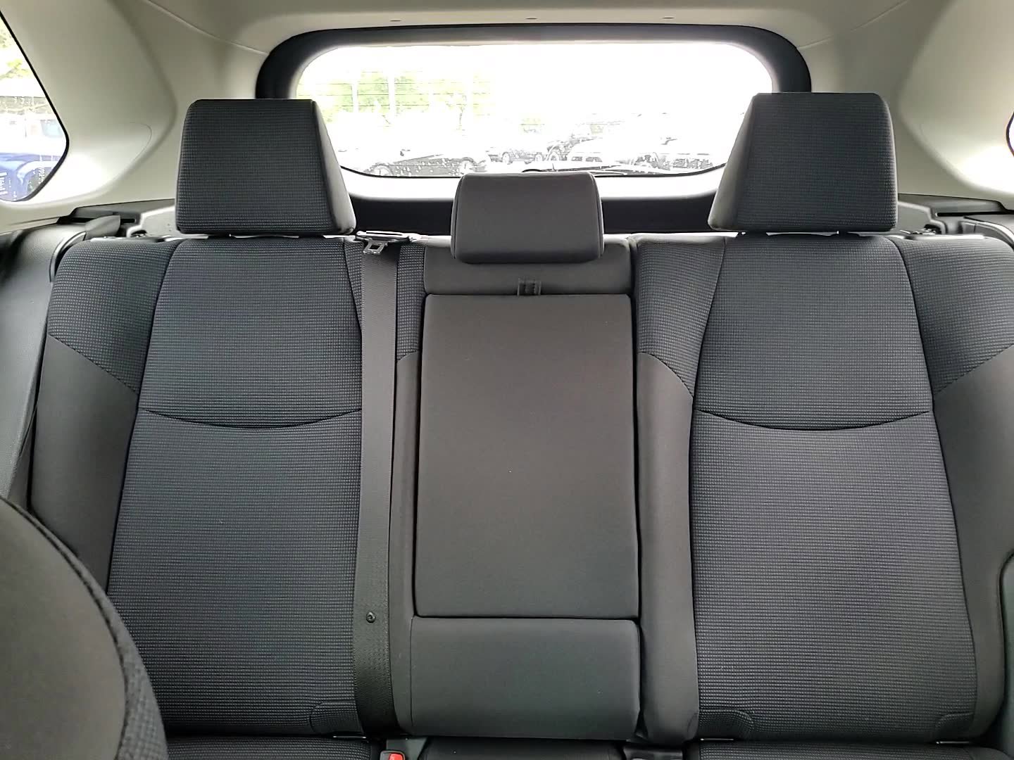 2023 Toyota RAV4 LE photo 21