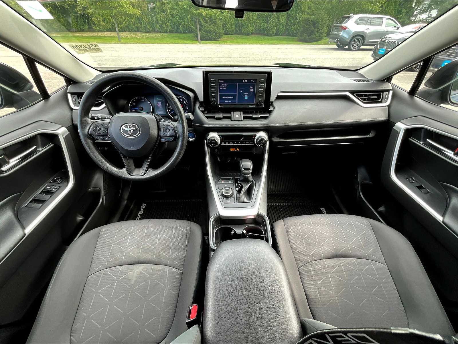 2021 Toyota RAV4 XLE photo 21