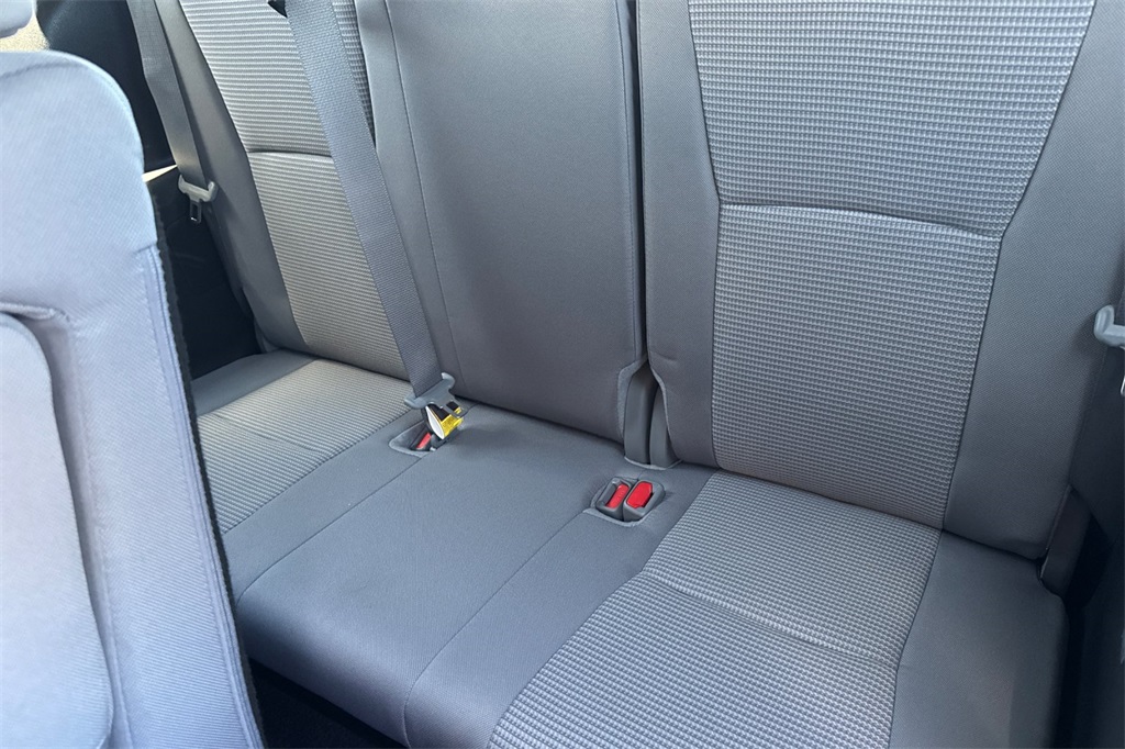 2024 Toyota Highlander LE photo 18
