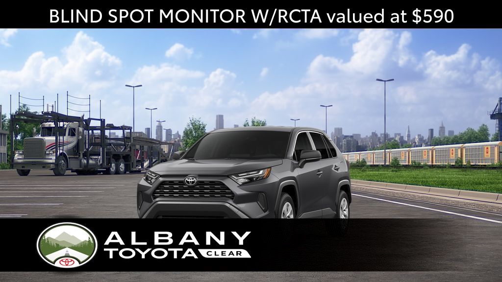 2025 Toyota RAV4 LE's photo