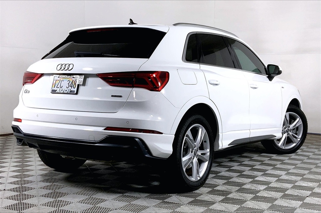 2020 Audi Q3 S line Premium photo 9