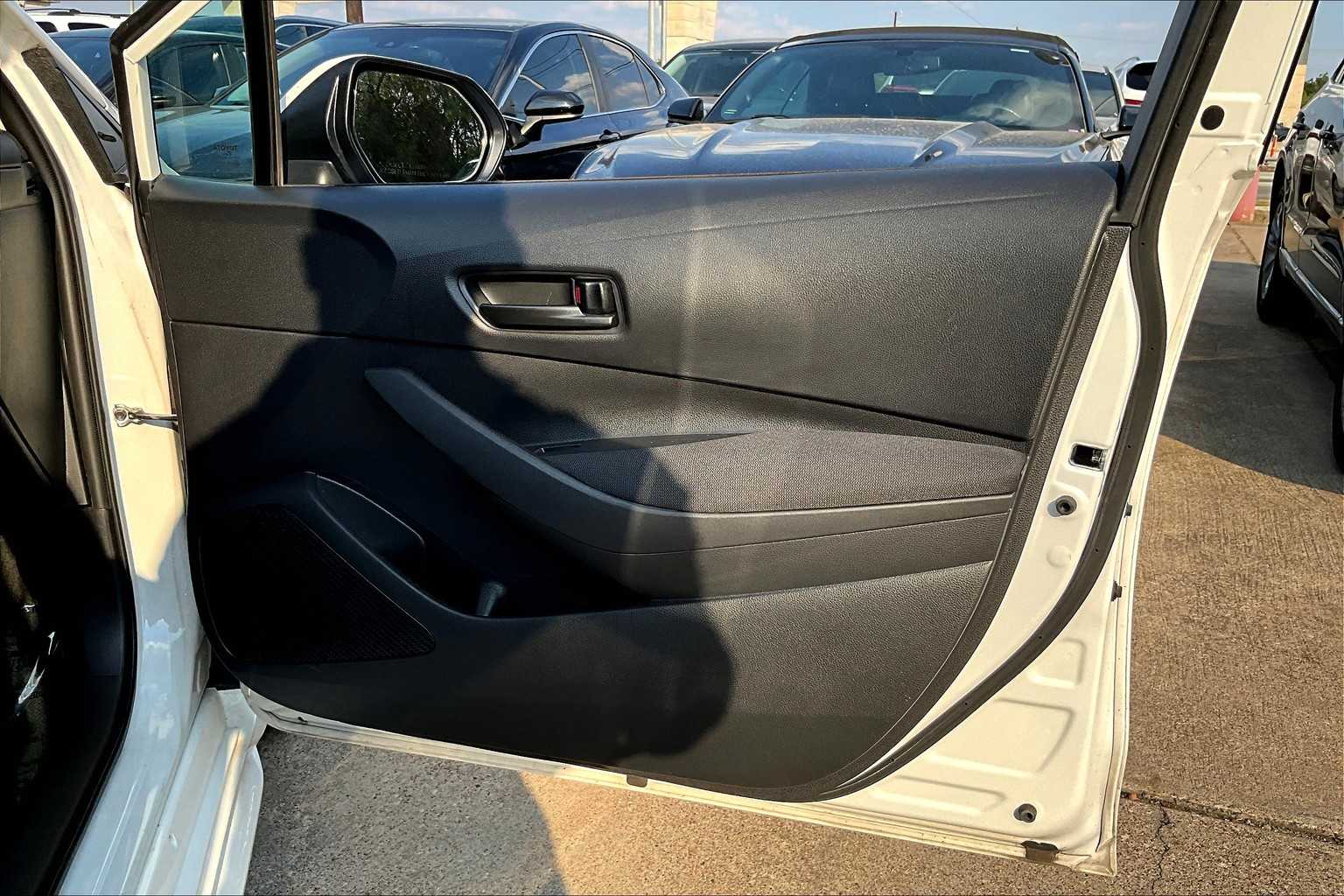 2024 Toyota Corolla LE photo 19