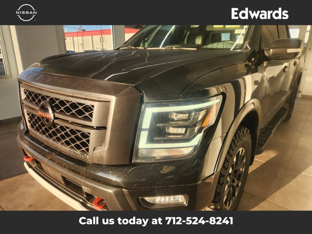 2020 Nissan Titan PRO-4X photo 4