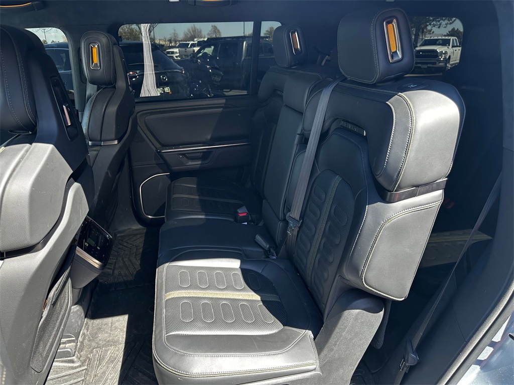 2025 Rivian R1S Adventure photo 10