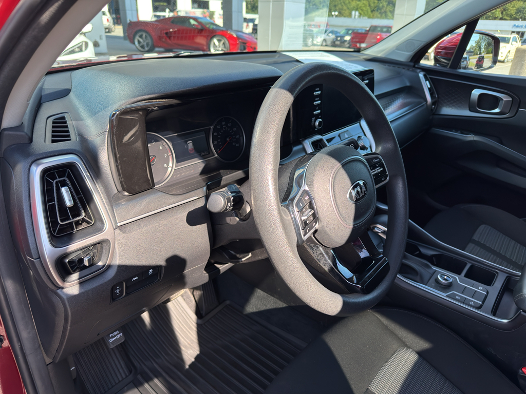 2021 Kia Sorento LX photo 9