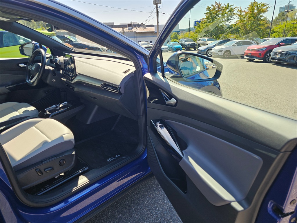 2022 Volkswagen ID.4 Pro S photo 12