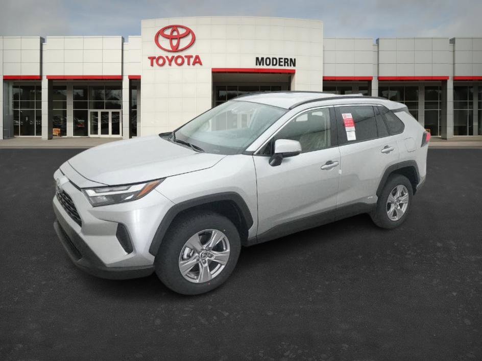 2025 Toyota RAV4 XLE's photo