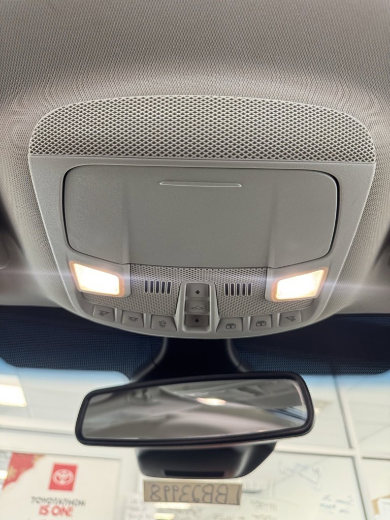 2020 Ford Edge SEL photo 18