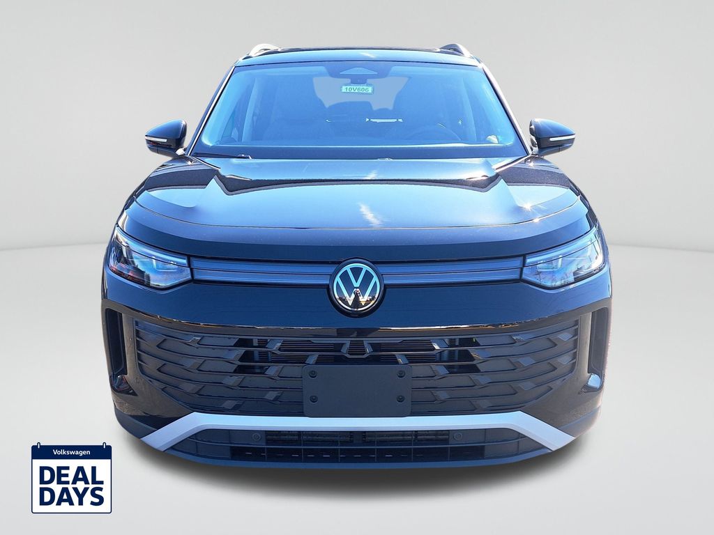 2025 Volkswagen Tiguan SE photo 2