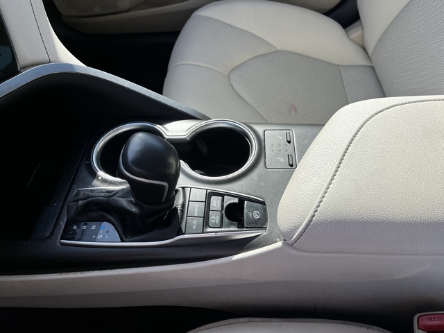 2021 Toyota Camry XLE photo 19