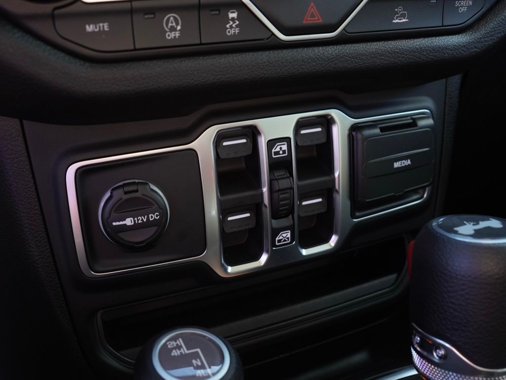 New 2026 Anvil Clear-Coat Exterior Paint Jeep 4-Door Sport S image 16