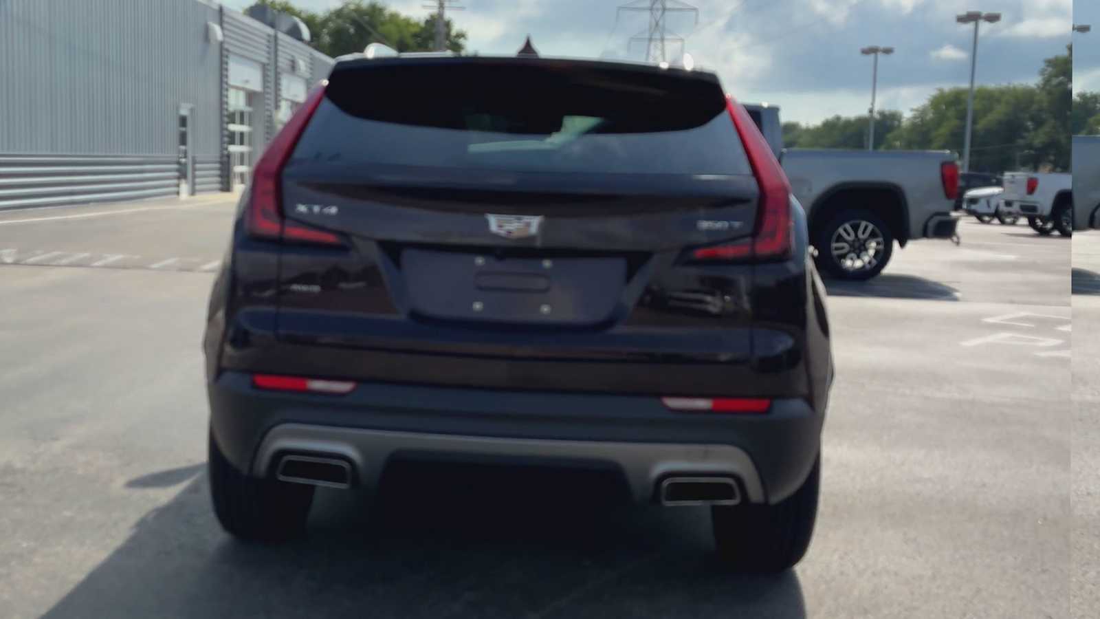 2021 Cadillac XT4 Premium Luxury photo 2