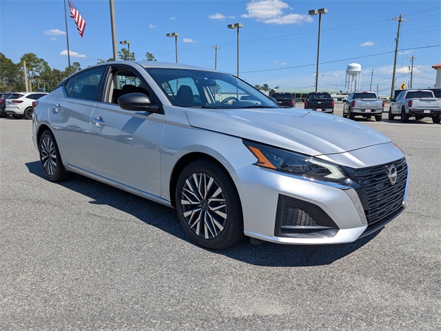 Used 2024 Nissan Altima SV with VIN 1N4BL4DVXRN302818 for sale in Douglas, GA
