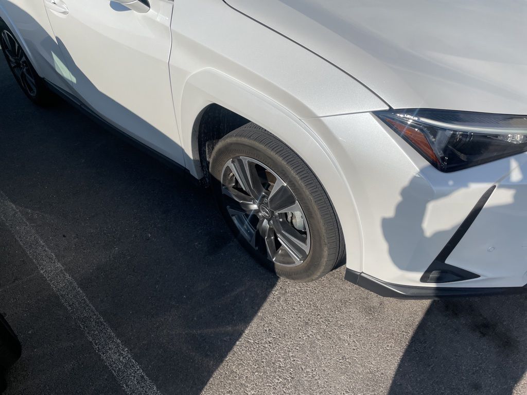 2024 Lexus UX 250h Premium photo 2