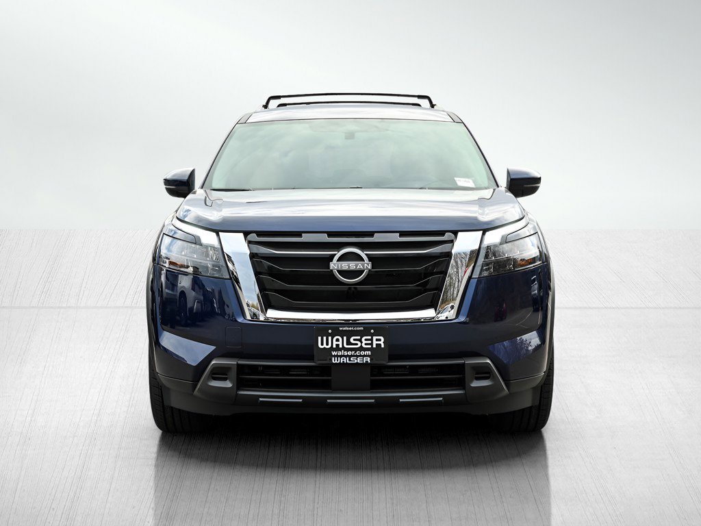 2025 Nissan Pathfinder SV photo 2