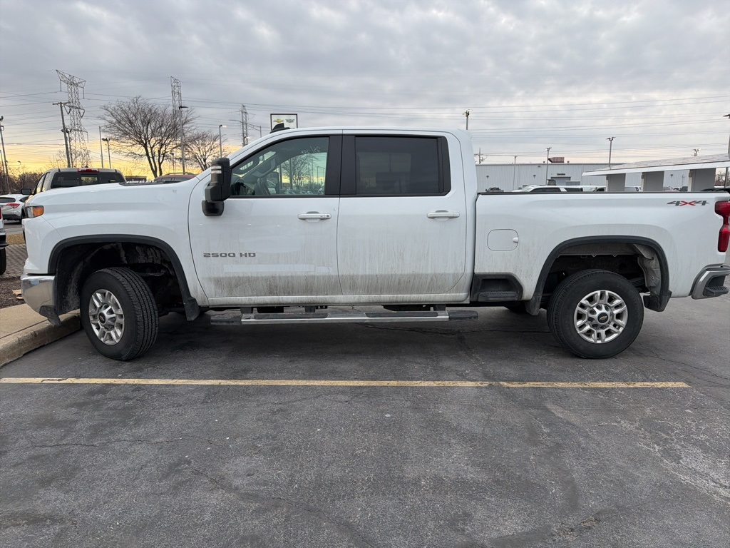 2025 CHEVROLET SILVERADO HD - Image 2
