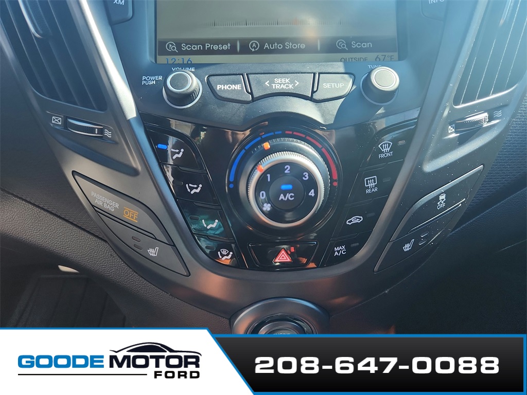 2016 Hyundai Veloster Turbo photo 16