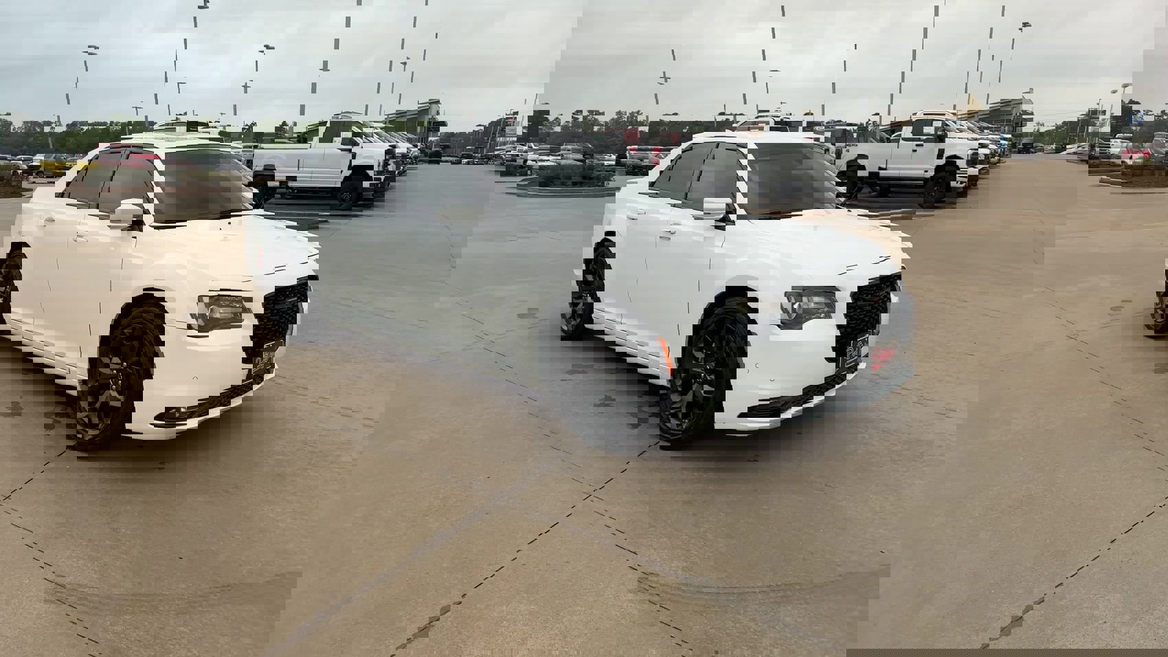 2023 Chrysler 300 photo 2