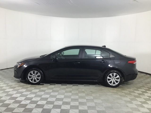 2022 Toyota Corolla LE photo 4