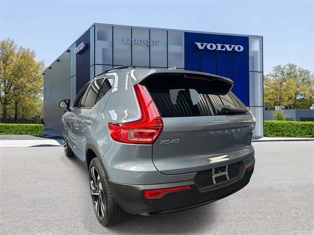 2023 Volvo XC40 Plus photo 5