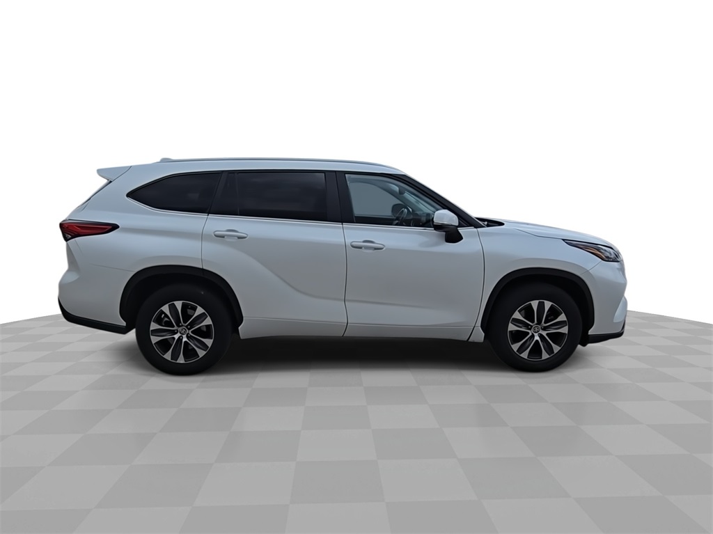 2023 Toyota Highlander XLE photo 8