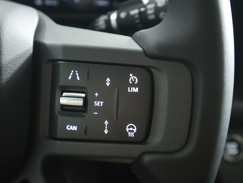 2025 Land Rover Defender 130 S photo 8