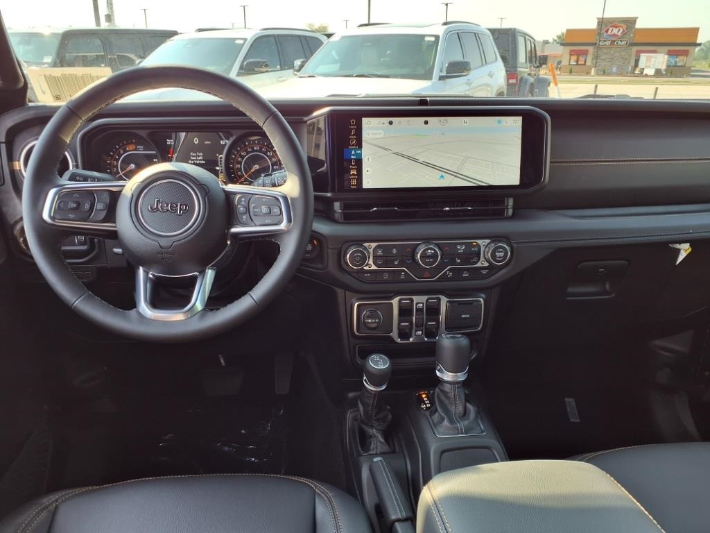 2025 Jeep Wrangler Sahara photo 9